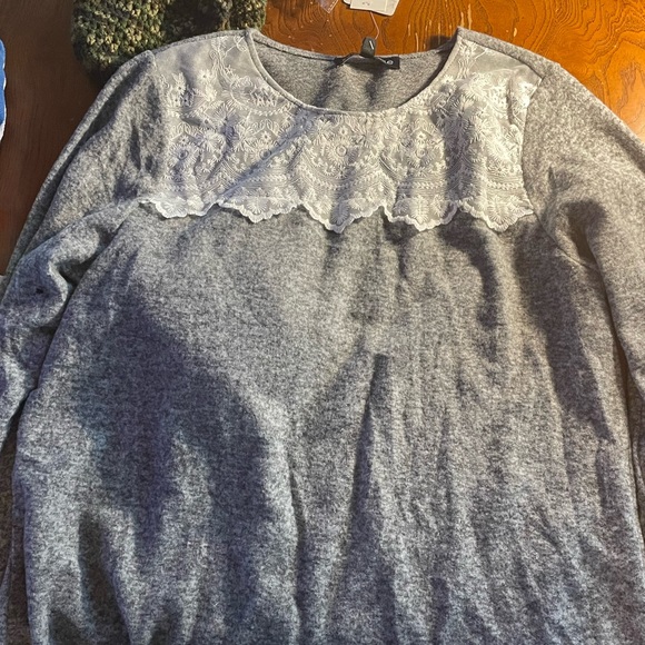 Grey sweater - Picture 1 of 2